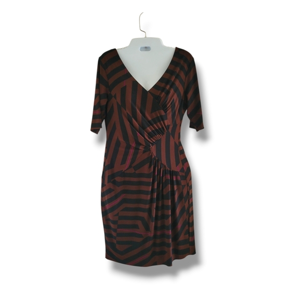 Donna Ricco Dresses & Skirts - Donna Ricco | Brown/Black Abstract Stripe Asymmetric Ruched Dress (SIZE 4P)